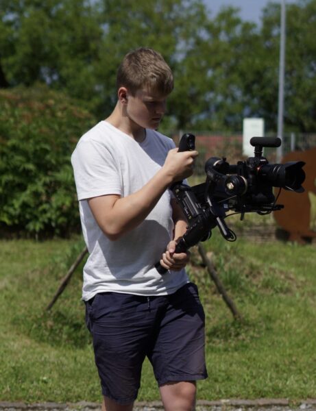 Julius Hermanns bei einem Dreh von N&J Medienproduktion